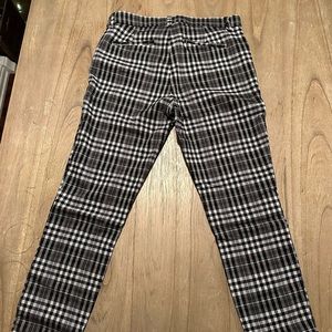 GAP Size 4 Signature Skinny Ankle Black and White Plaid